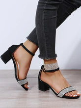 Charger l&#39;image dans la galerie, Rhinestone Decor Chunky Heeled Ankle Strap Sandals
